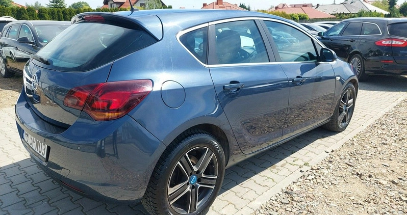 Opel Astra cena 23900 przebieg: 213730, rok produkcji 2010 z Kazimierza Wielka małe 781